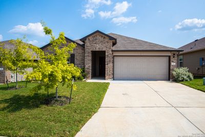 832 Pronghorn Trl, House other with 4 bedrooms, 2 bathrooms and null parking in Seguin TX | Image 1