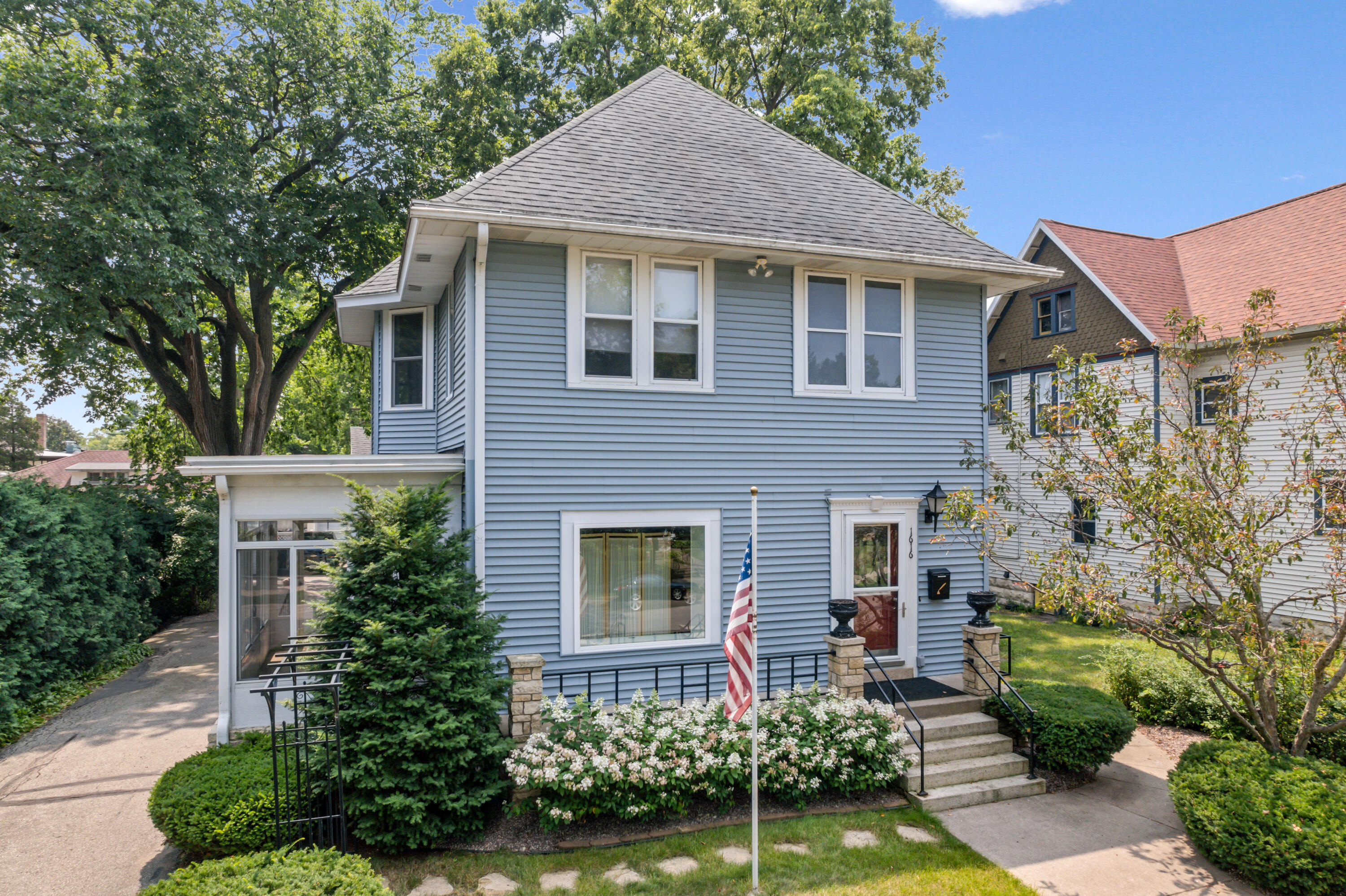 King St, LA Crosse, WI 54601