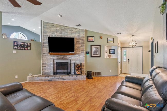 2006 Longmeadow Rd, House other with 3 bedrooms, 2 bathrooms and null parking in Harker Heights TX | Image 4