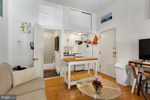 apt-1f-515 S 6th St, PHILADELPHIA, PA, 19147-1438 | Card Image