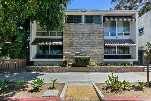 1070 Chestnut Ave, Long Beach, CA, 90813-2957 | Card Image