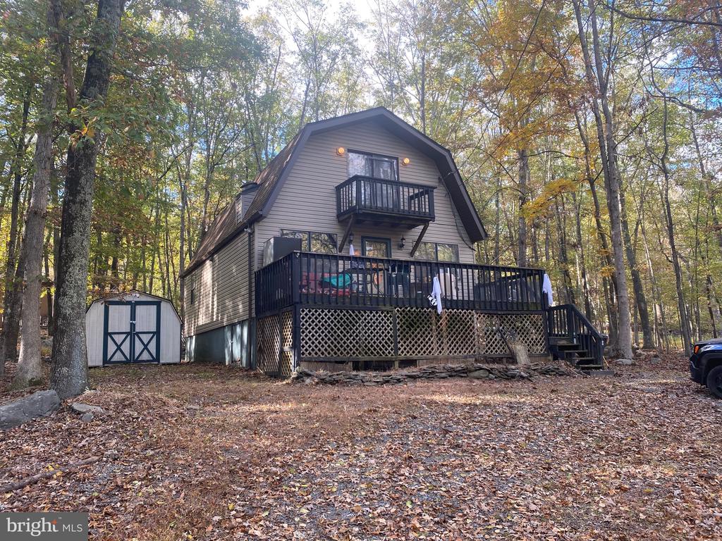 View Ct, East Stroudsburg, PA 18302