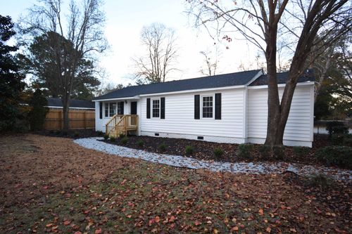 203 W Juniper St, Andrews, SC, 29510-2848 | Card Image