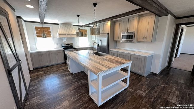 438 County Road 679, House other with 4 bedrooms, 2 bathrooms and null parking in Natalia TX | Image 11