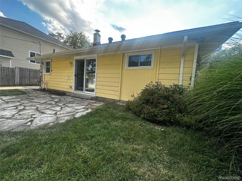 4614 Olivia Ave, Royal Oak, MI, 48073-1608 | Card Image