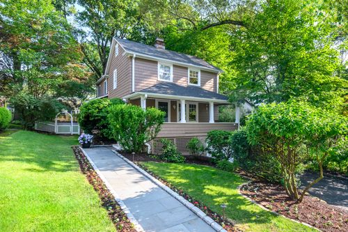 116 Knapp St, Stamford, CT, 06907-1733 | Card Image