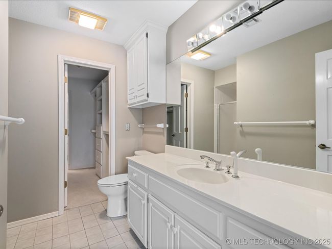 Ensuite bath to Bedroom 2 | Image 39