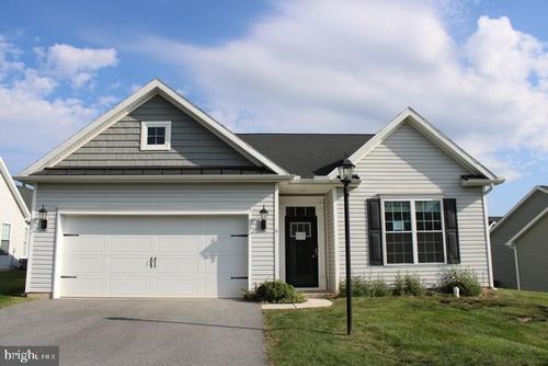 8 Osprey Ct, GETTYSBURG, PA, 17325-8516 | Card Image