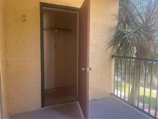 APT-421 - 949 Riverside Dr, Condo with 1 bedrooms, 1 bathrooms and null parking in Coral Springs FL | Image 8
