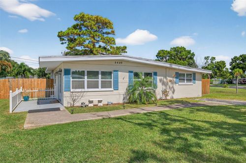 8486 Pelican Ln, SEMINOLE, FL, 33777-3444 | Card Image