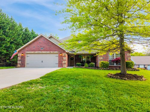 907 Huntington Farms Rd, Maryville, TN, 37803-6707 | Card Image