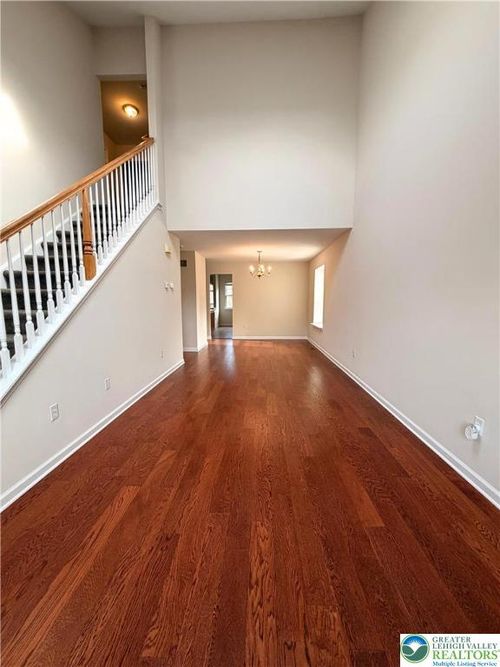 1109 Timberidge Ln, Allentown, PA, 18106-9173 | Card Image