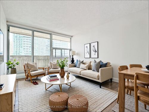 1609-33 Isabella St, Toronto, ON, M4Y2P7 | Card Image