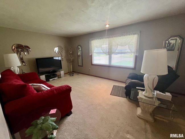 633 Mission Dr, House other with 3 bedrooms, 2 bathrooms and null parking in Kewanee IL | Image 9