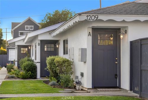 1209 Florida St, Huntington Beach, CA, 92648-4138 | Card Image