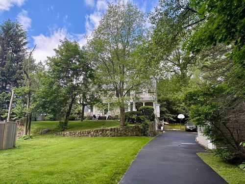 94 Rice St, Wellesley, MA, 02482-6020 | Card Image