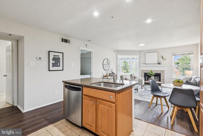 APT-3223 - 3315 Wyndham Cir, Condo with 1 bedrooms, 1 bathrooms and null parking in ALEXANDRIA VA | Image 4