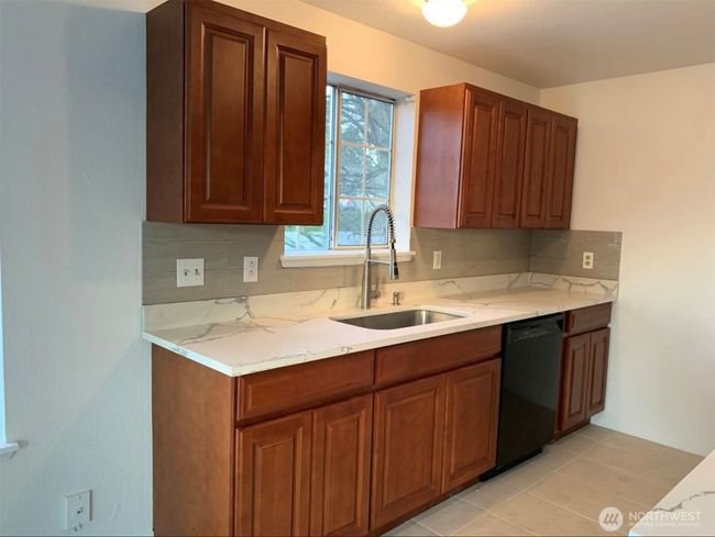 21608 30 Th Ave S, Home with 0 bedrooms, 0 bathrooms and 8 parking in Des Moines WA | Image 5