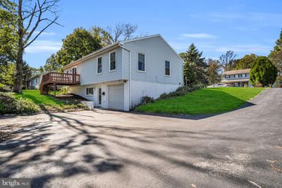 31 Boxwood Road, House other with 4 bedrooms, 2 bathrooms and null parking in MANCHESTER PA | Image 2