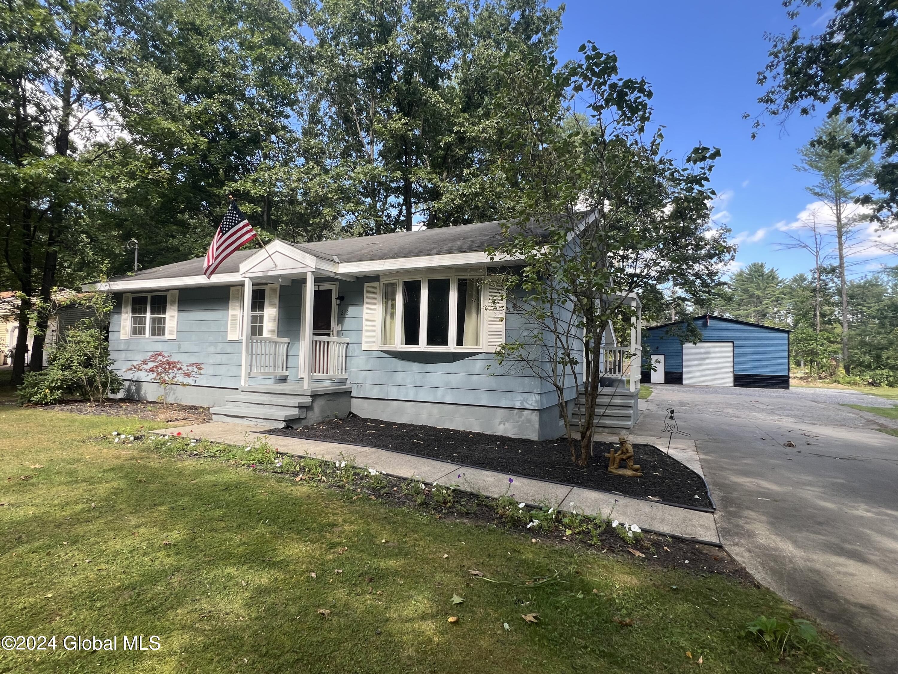 Redmond Rd, Gansevoort, NY 12831