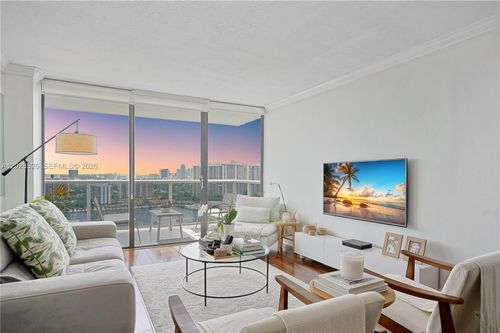 2610-3625 N Country Club Dr, Aventura, FL, 33180-1716 | Card Image