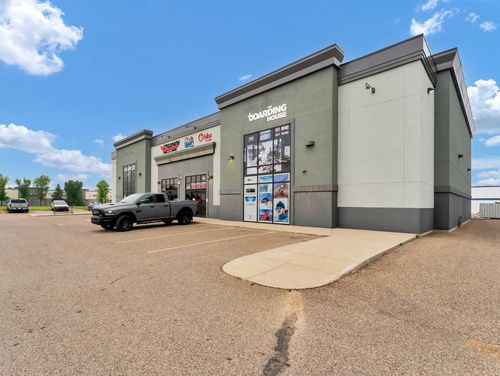 2-2010 Strachan Rd Se, Medicine Hat, AB, T1B0M9 | Card Image