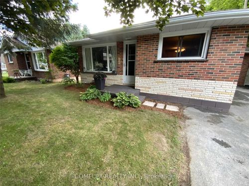 upper-40 Bascom Street, Uxbridge, ON, L9P1J3 | Card Image