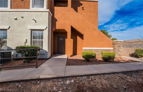 1236-9303 Gilcrease Ave, Las Vegas, NV, 89149-6115 | Card Image