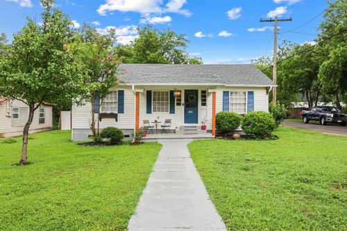707 Wilson St, Taylor, TX, 76574-1556 | Card Image