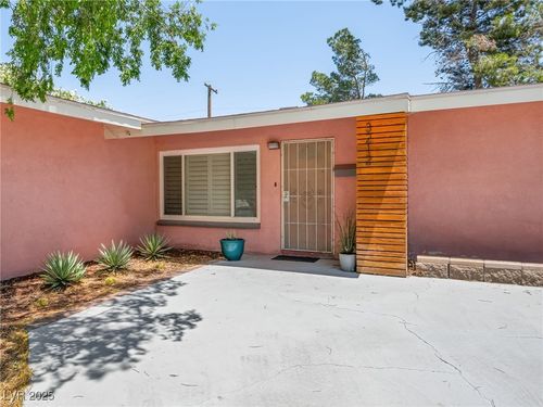 3212 Silver Saddle St, Las Vegas, NV, 89169-3244 | Card Image