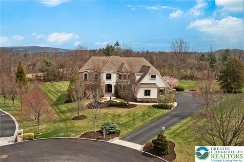 5560 Tuscany Ct, Coopersburg, PA, 18036-1963 | Card Image