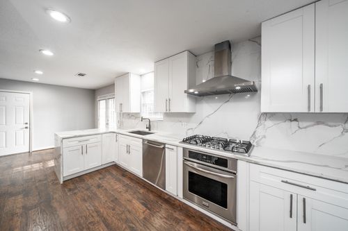 1907 Ashford Hollow Ln, Houston, TX, 77077-4811 | Card Image