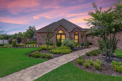 2105 Norwood Ln, Arlington, TX, 76013-7115 | Card Image