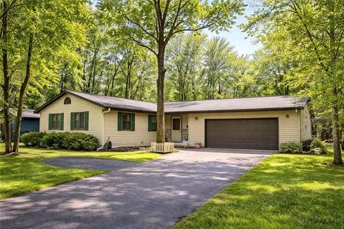 19320 67th Ave, Chippewa Falls, WI, 54729-6406 | Card Image