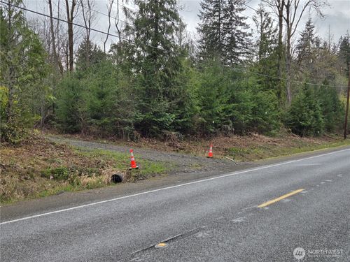 1801 E Crestview Dr, Shelton, WA, 98584-6920 | Card Image