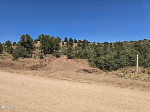 78-17571 S Oak Dr, Peeples Valley, AZ, 86332-8670 | Card Image