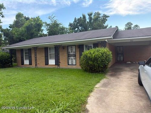 801 Pine Street, Belzoni, MS, 39038 | Card Image
