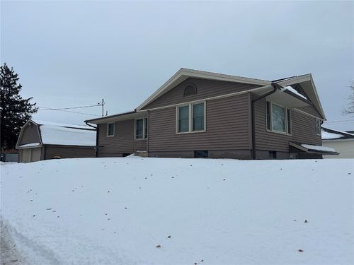 104 Walnut St Nw, Blairstown, IA, 52209 | Card Image