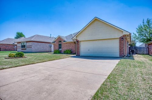 604 E Katelyn Ln, Mustang, OK, 73064-4596 | Card Image