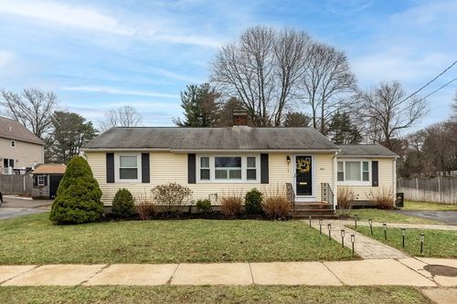 4 Magnolia Ter, Stoneham, MA, 02180-3070 | Card Image
