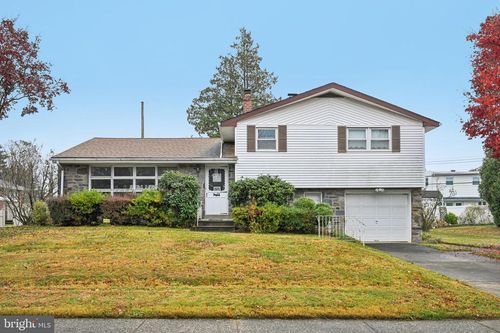 9227 Burbank Rd, PHILADELPHIA, PA, 19115-3415 | Card Image