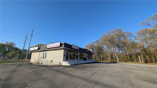 650 Greenwich Ave, Warwick, RI, 02886-1879 | Card Image