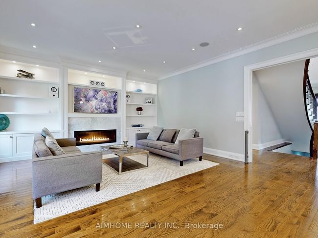 105 Ashbourne Dr, House other with 5 bedrooms, 5 bathrooms and 4 parking in Etobicoke ON | Image 12