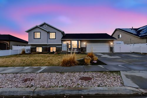 768 W 1090 N, Clinton, UT, 84015-8894 | Card Image