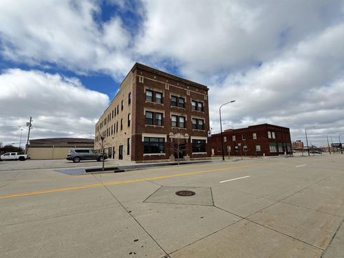 ste-a-302 Commercial St, Waterloo, IA, 50701-1349 | Card Image