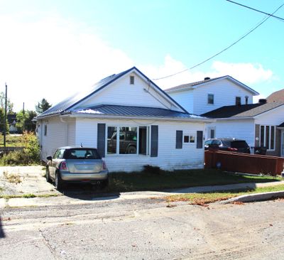 50 Queen St, House other with 1 bedrooms, 1 bathrooms and 2 parking in Kirkland Lake ON | Image 1