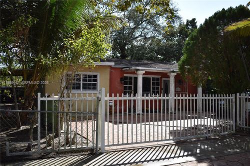 14015 Ne 11th Ave, North Miami, FL, 33161-3301 | Card Image