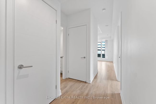 215 - 525 Adelaide St W, Condo with 3 bedrooms, 2 bathrooms and 1 parking in Toronto ON | Image 4