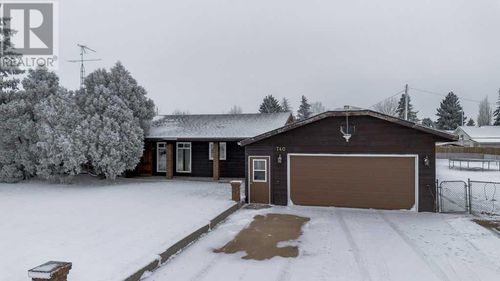 740 2 St S, Grassy Lake, AB, T0K0Z0 | Card Image