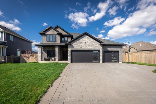 134 Spencer Ave, Lucan, ON, N0M2J0 | Card Image